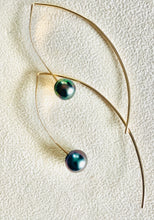Load image into Gallery viewer, Tahitian Pearl Slide Earrings