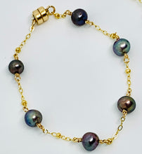 Load image into Gallery viewer, Itty Bitty Tahitian Pearl Bracelet