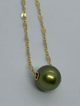 Load image into Gallery viewer, Pistachio Tahitian Pearl Floating Necklace